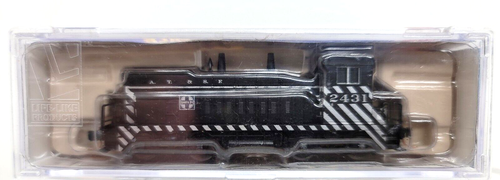 N Life-Like 7854 AT&SF SW9/1200 Diesel Switcher #2431 (Tested) knuckle cplrs - Picture 9 of 11