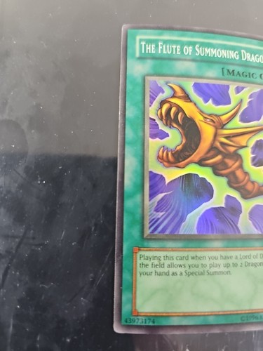 The Flute of Summoning Dragon SDK-042 Holo Super Rare Unlimited Yugioh - Picture 2 of 6