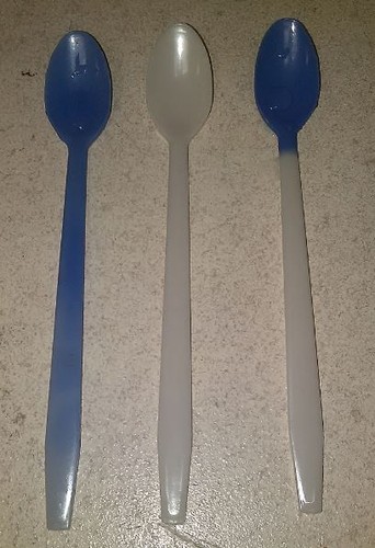 Color Changing Extra Long 8" Sundae Soda Ice Cream Spoons WHITE TO BLUE Amazing! - Picture 8 of 26
