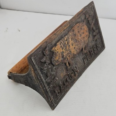 Vintage Cast Iron Bacon Press Pig Design Farmhouse Kitchen Tool Wood Handle
