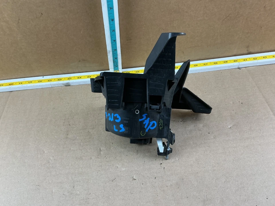 2013-2015 丰田 Rav4 左驾驶员侧雾灯带支架 812200R020 原始设备制造商 — 第 3/4 张图片