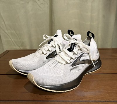 Brooks Levitate StealthFit 5.0 Women s Size 7 Running Shoes White Black EUC