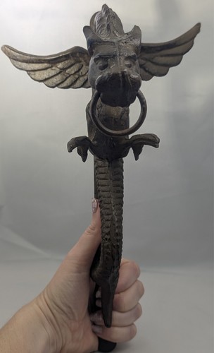 GUSSEISEN fliegender DRACHE Metall HAKEN Mittelalter HÄNGER VINTAGE Wandhalterung GOTHIK EUC - Bild 9 von 10