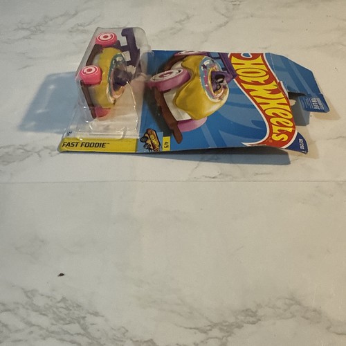 Hot Wheels 2022 Mainline Fast Foodie Ciambella Drifter Oro #82 - Foto 3 di 4