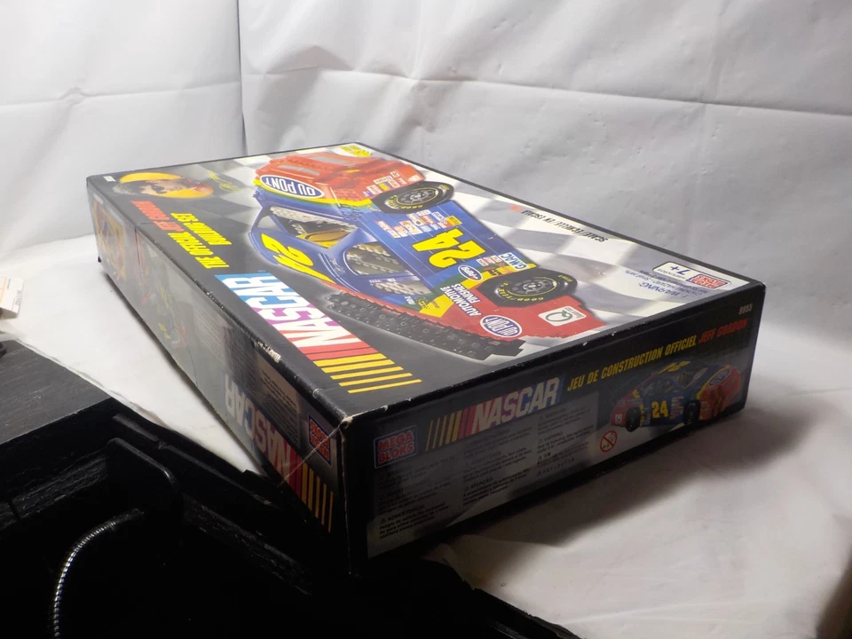 Vintage 1999 NASCAR Jeff Gordon 24 1:16 scale Mega Bloks 9955 485 Pieces age 7 + - Image 4 of 4
