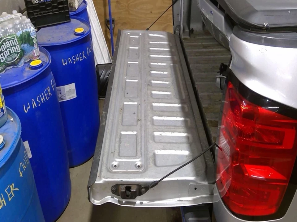 (LOCAL PICKUP ONLY) Trunk/Hatch/Tailgate Fits 16-19 SILVERADO 2500 PICKUP 937776 - Изображение 2 из 2