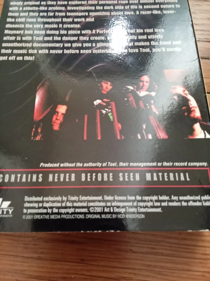 Инструментальная группа видеокассеты несанкционированная биография тоология музыка 2001 хард-рок металл б/у в отличном состоянии - Изображение 3 из 4