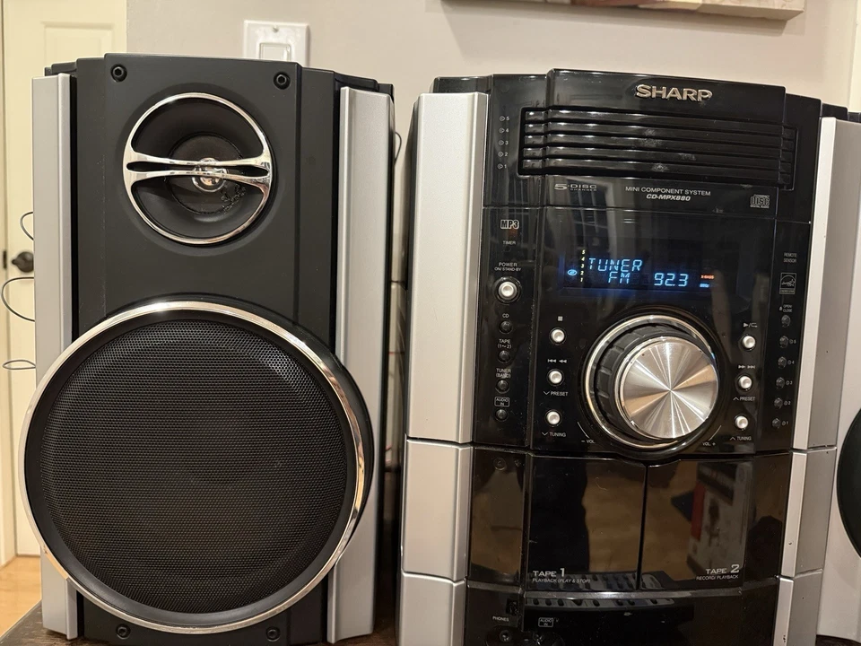 Sharp CD-MPX880 Mini Componente Estéreo 5 Discos CD Doble Cassette 2 Altavoces Probados Foto 2 de 4