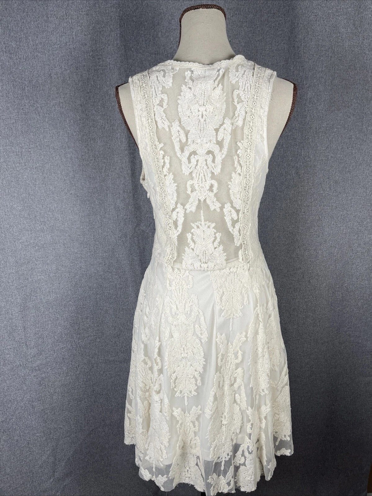 OFF WHITE Bellissimo abito con schiena bianco sporco taglia M nuovo con etichette in pizzo