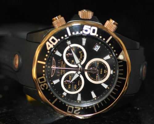 Invicta Grand Diver Schweizer Chrono schwarzes Zifferblatt schwarzes Polyurethan Herrenuhr 12399
