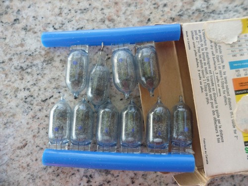 Flashbulbs AG1B Sylvania Blue Dot Flash Bulbs 10 Box Vintage Polaroid Swinger - Photo 9 sur 10