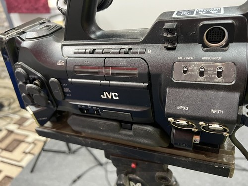 JVC GY- HM700U - Picture 4 of 7