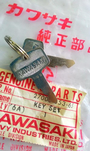 Kawasaki KZ1000 C1 Police 1000 1978-1981 Key Set Tank No #165 Nos - Picture 2 of 2