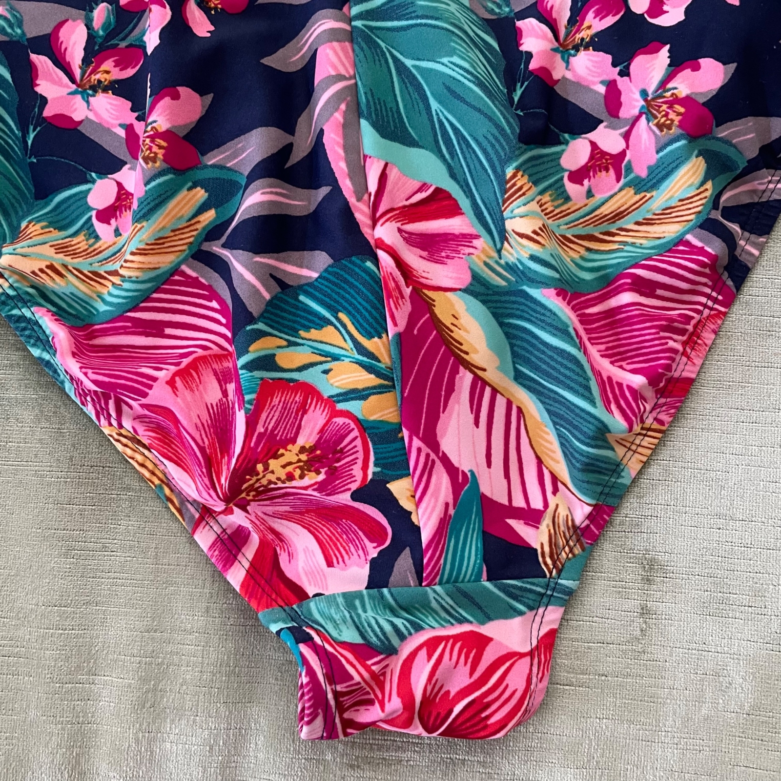 Kona Sol Floral Hibiscus One Piece Swimsuit Bikini St… Gem