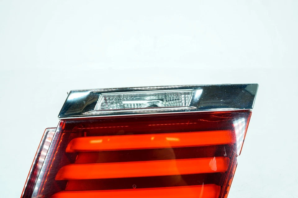 09-15 宝马 750i xDrive 原始设备制造商右后乘客内尾灯 LED 7300272 5112 — 第 3/4 张图片