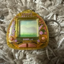 Vintage Giga Pets Compu Kitty Tiger Electronics 1997 Retro Gigapet Yellow