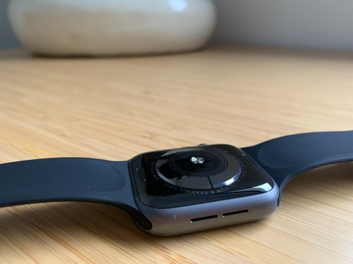 Apple Watch Series 4 44mm Space Grey, Aluminum.16GB. (GPS + LTE) + WARRANTY - Picture 6 of 9