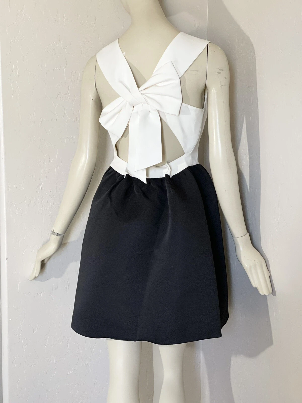 Abito pouf Kate Spade colore blocco schienale fiocco