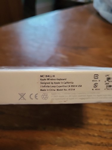 Apple A1314 MC184LL/B Wireless Bluetooth Magic Keyboard White Silver SEALED - Picture 3 of 7