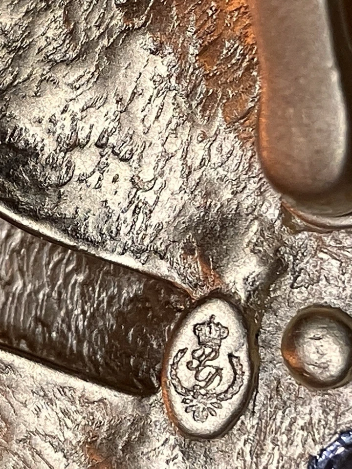 "Collar Premier Design tono dorado 18"" con broche/pendientes colgantes con broche de diamantes de imitación" Foto 3 de 4