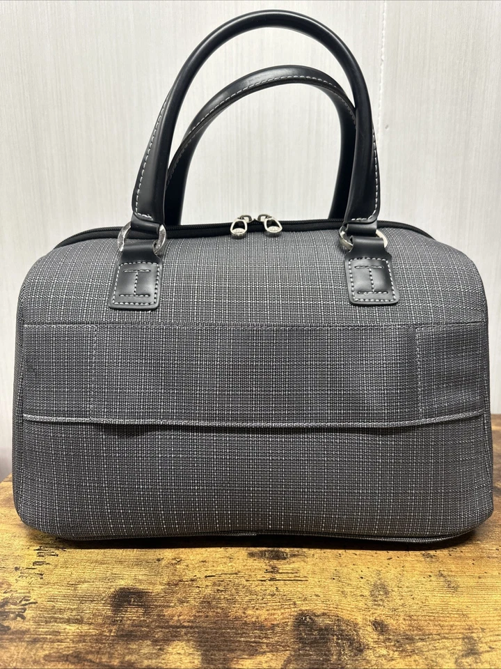 Bolso de Viaje London Fog - Estilo Chatham #1490 - Carbón - Usado en Excelente Condición Foto 3 de 4