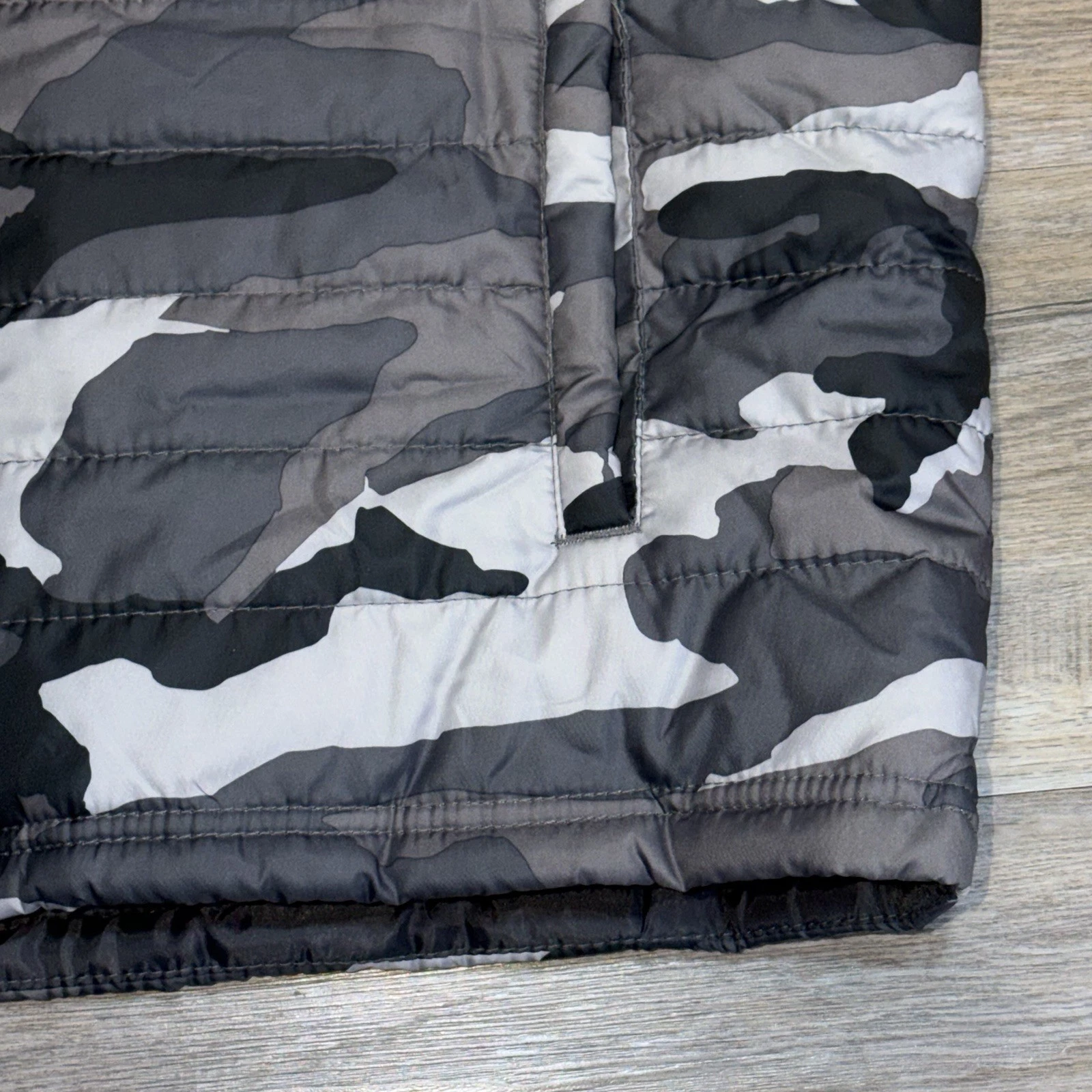 NWT Ecko Unltd. Black Gray Camouflage Hooded Puffer Vest Mens Large Rhino Logo image 4