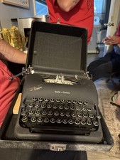 Smith-Corona Clipper Vintage Portable Typewriter WORKING With Case 1940’s  thumbnail