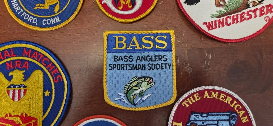 PISTOLA NAAMERICANA SMITH & WESSON COLT WINCHESTER DE COLECCIÓN +3 PARCHES ¡RARA!  Foto 4 de 4