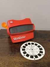 VTG ViewMaster 3D Viewer red w/orange handle, Made in USA Portland Oregon w/Reel