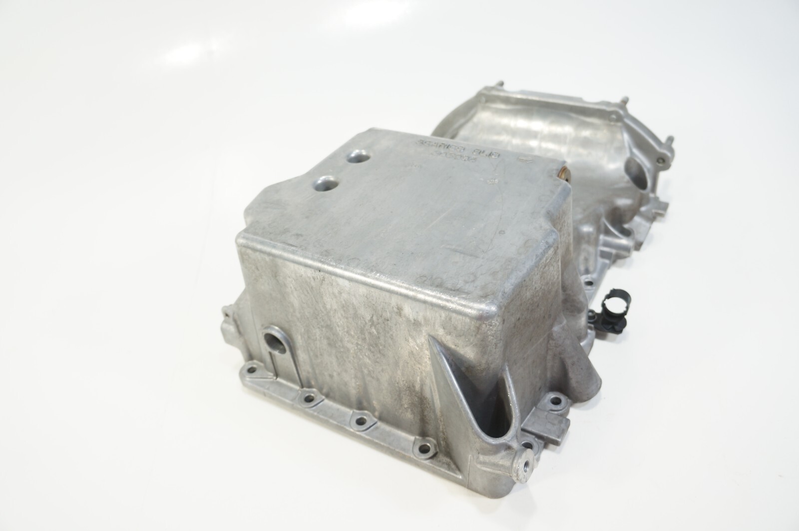 2014-2019 maserati ghibli m157 3.0 v6 engine motor lower bottom oil pan sump oem