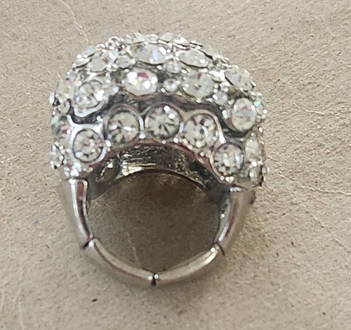 Large Crystal/Rhinestone Done Stretch Ring - Picture 4 of 7