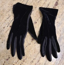 Vintage Size XS-S Black Velvet Stretch Formal 8.5" Gloves hole