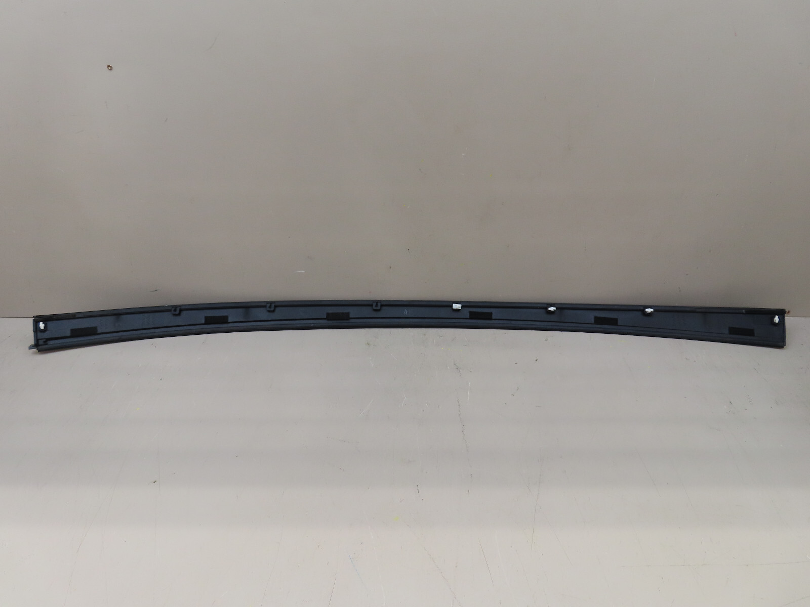 2017-2018 HYUNDAI GENESIS G80 RIGHT PASSENGER SIDE ROOF MOLDING 