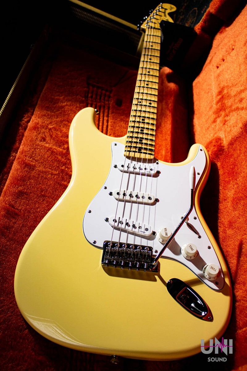 ギター Fender Japan ST71-140YM DBL Fender Japan ST71-140YM YJM PU Yellow White 1990s Electric