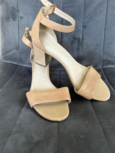 Women Clarks Heels Beige Leather 37.5 #7AHO