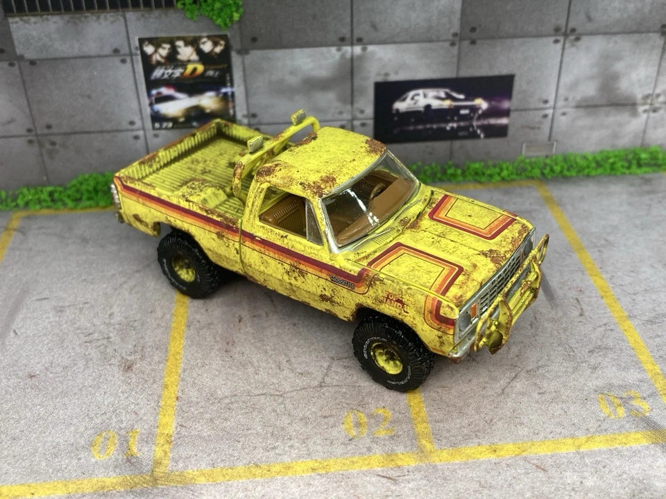 1978 Dodge Power Wagon 150 4x4 Rusty Weathered Custom 1/64 Diecast Barn Find - Image 2 of 4