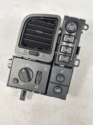 03-07 GMC Sierra Chevy Silverado 2500HD 3500 LH Dash Switch Panel W/ Vent & Fogs