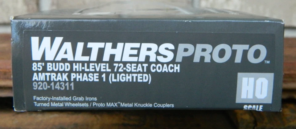 Walthers Proto HO Amtrak Phase 1 85' Budd Hi-Level Coach (Lighted), #920-14311 - Image 4 of 4