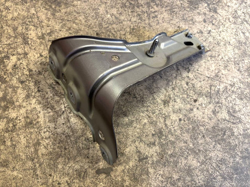 Kotflügelhalter Halter vorne links VW Passat CC LC8Y 3C8821141 Halterung braun