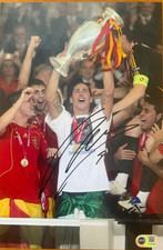 Sergio Ramos signed Spain image G 12x8 photo RACC Trusted Seller 186 ACG CERT