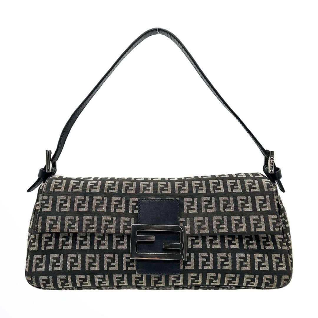 Fendi Mamma Bucket Shoulder Bag with Logo in 8Br181 Design