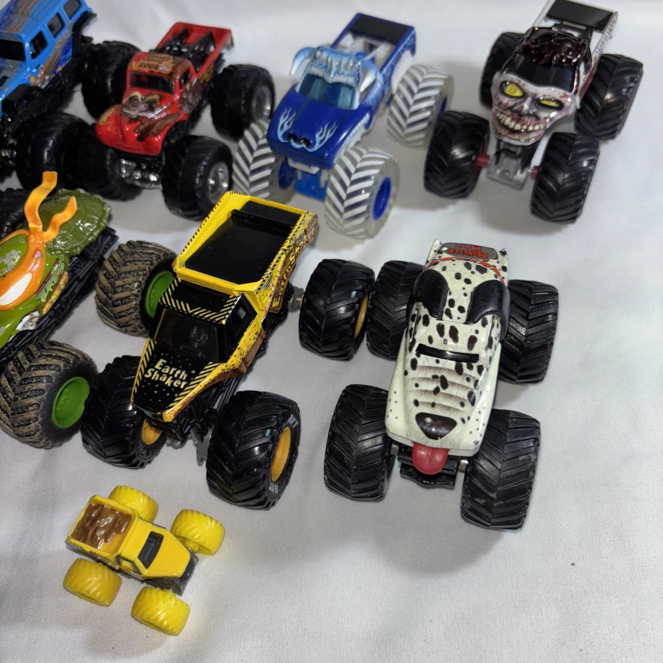 Lote de 8 + 1 Monster Trucks fundidos a presión Hot Wheels y Monster Jam Foto 3 de 4