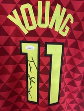 2022 Leaf Autographed Jersey Multi-Sport Edition Memorabilia 23