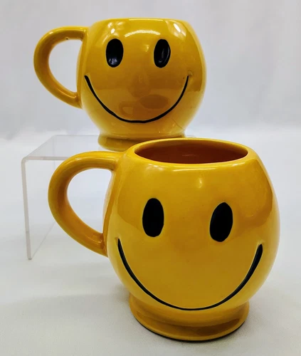 Set Of 2 Vintage 1970's McCoy Ceramic Happy Smiley Smiling Face Coffee Mugs USA