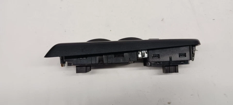 Interruptor puerta delantera conductor izquierdo '15-'20 GMC YUKON XL 1500 OEM ¡1 año de garantía!! Foto 2 de 4