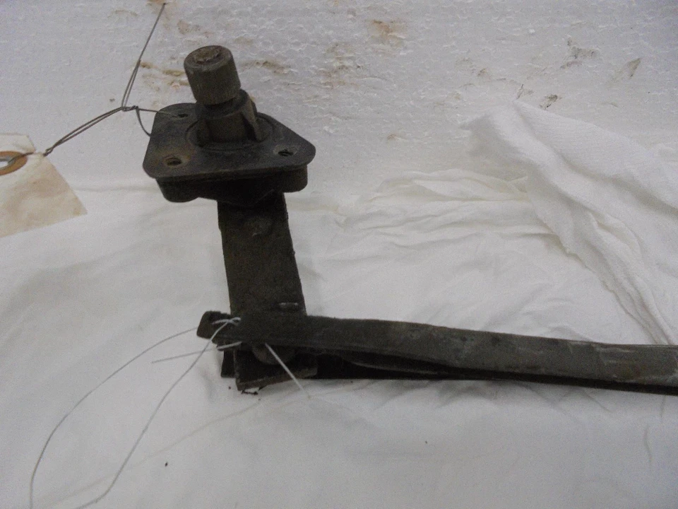 Acoplamiento de transmisión limpiaparabrisas Chevy Celebrity 82 83 6000 Century Ciera OEM Foto 2 de 4