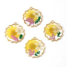 4PCS Gold Tone Dry Pressed Flower Resin Flower Edge Round Charm Pendant GYX2113