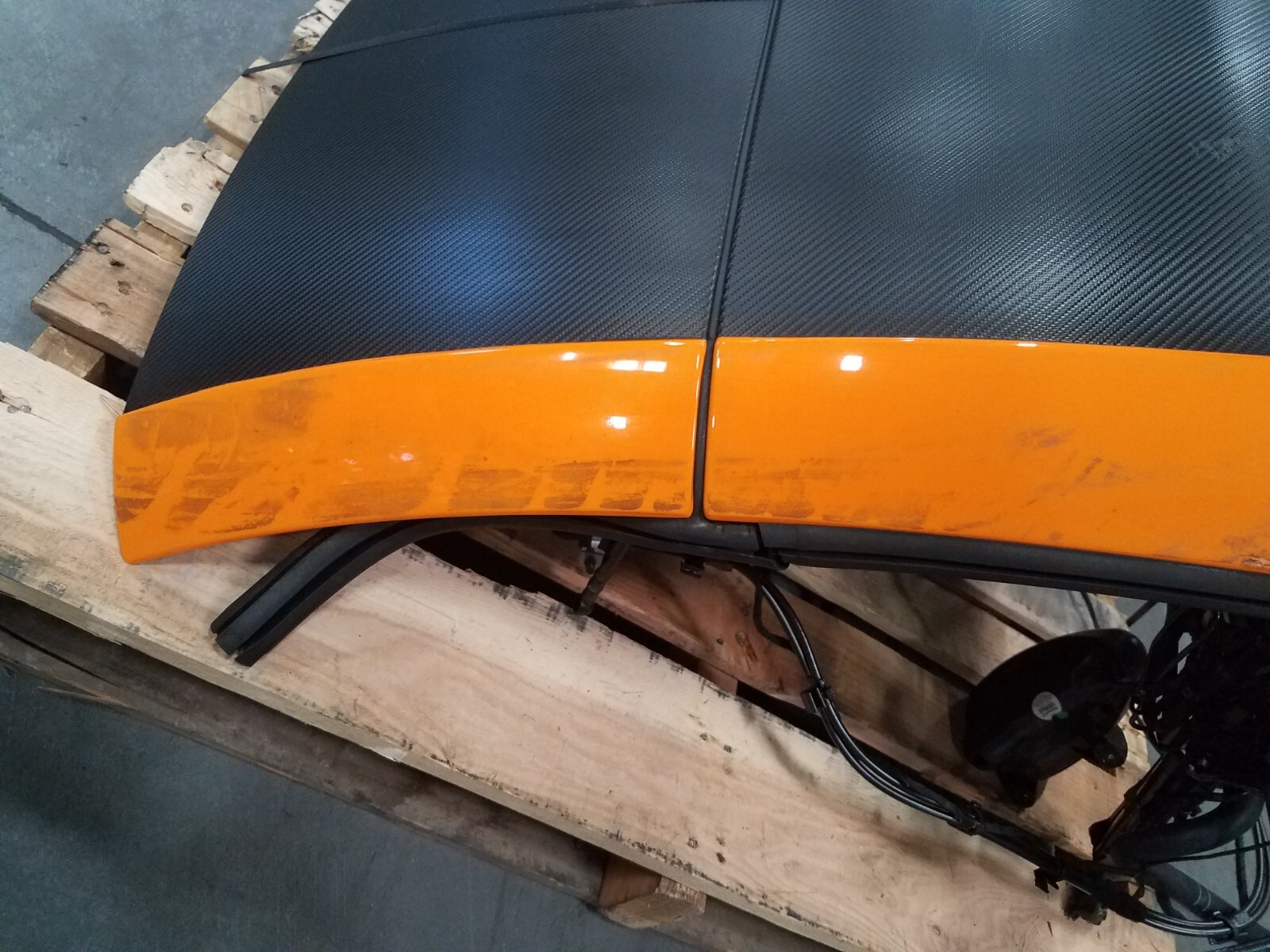 2016 McLaren 675LT Spider Folding Hard Top Roof Panel Assembly #5556 A-2