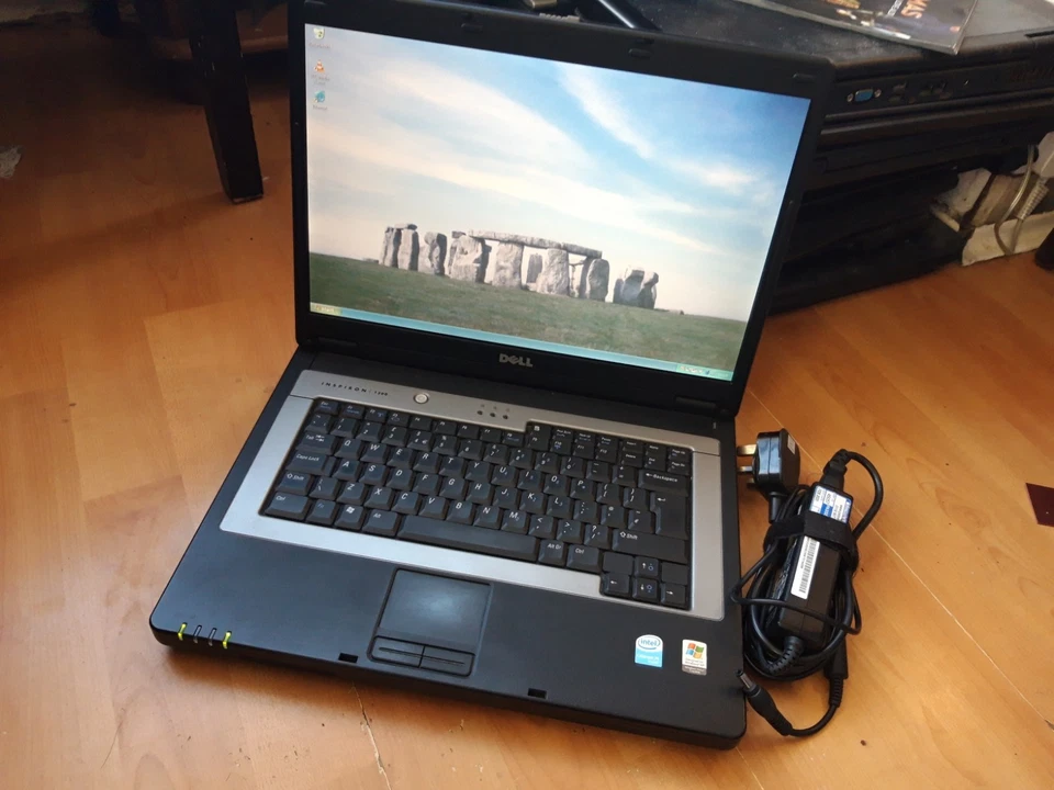 QUICK UPGRADED Dell 15.4" Windows XP Laptop- 80GB HD + 2GB RAM (D1) - Image 3 of 4