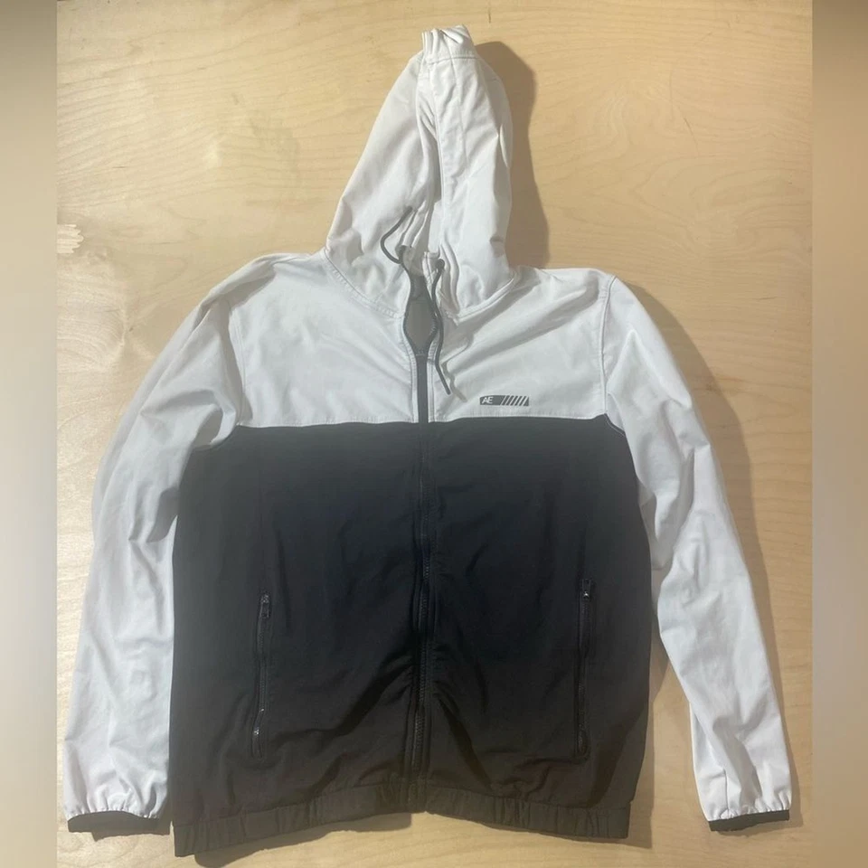 American Eagle Outfitters Black and White Windbreaker Medium (FT) - Image 3 of 4